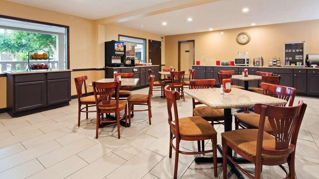 Americinn By Wyndham Appleton Downtown Экстерьер фото