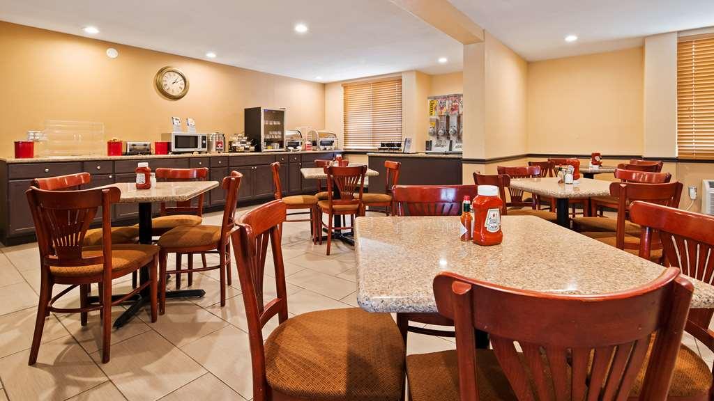 Americinn By Wyndham Appleton Downtown Экстерьер фото