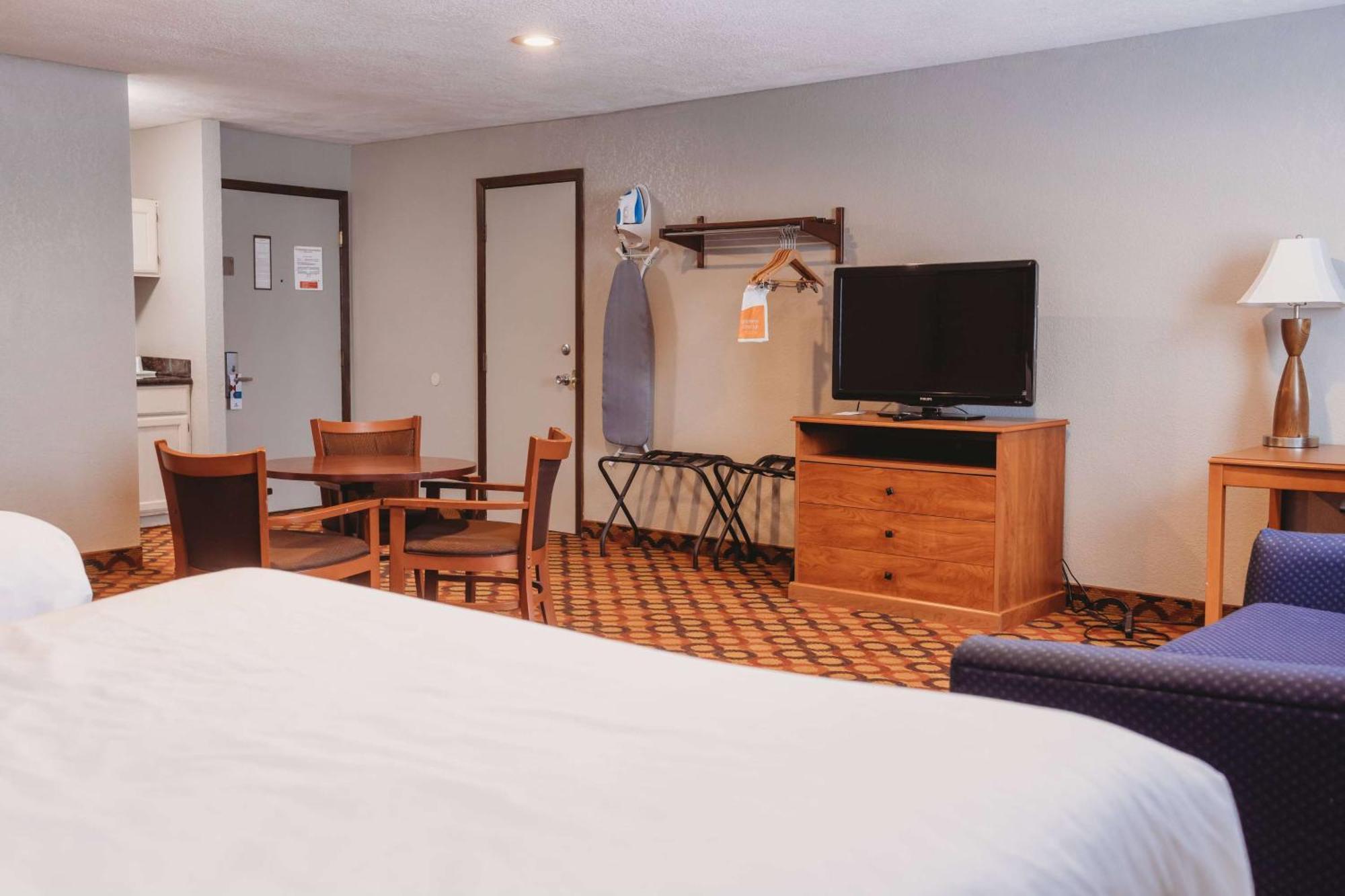 Americinn By Wyndham Appleton Downtown Экстерьер фото