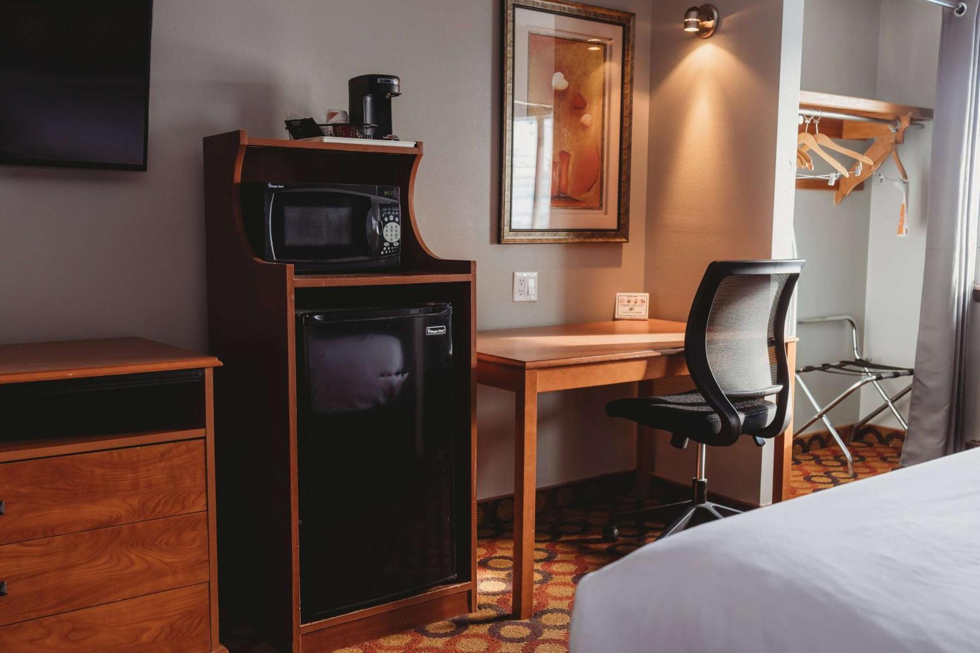 Americinn By Wyndham Appleton Downtown Экстерьер фото