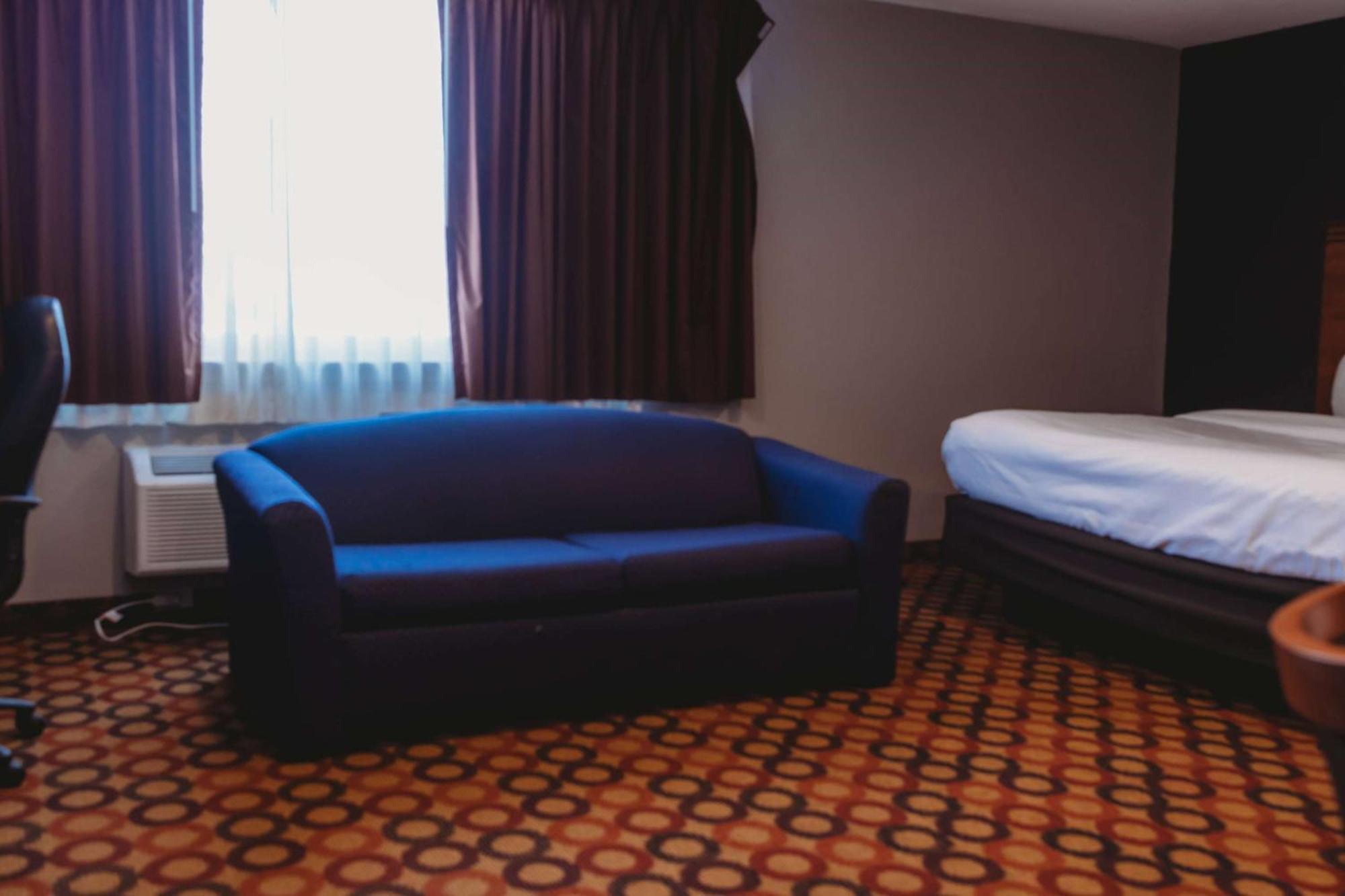 Americinn By Wyndham Appleton Downtown Экстерьер фото