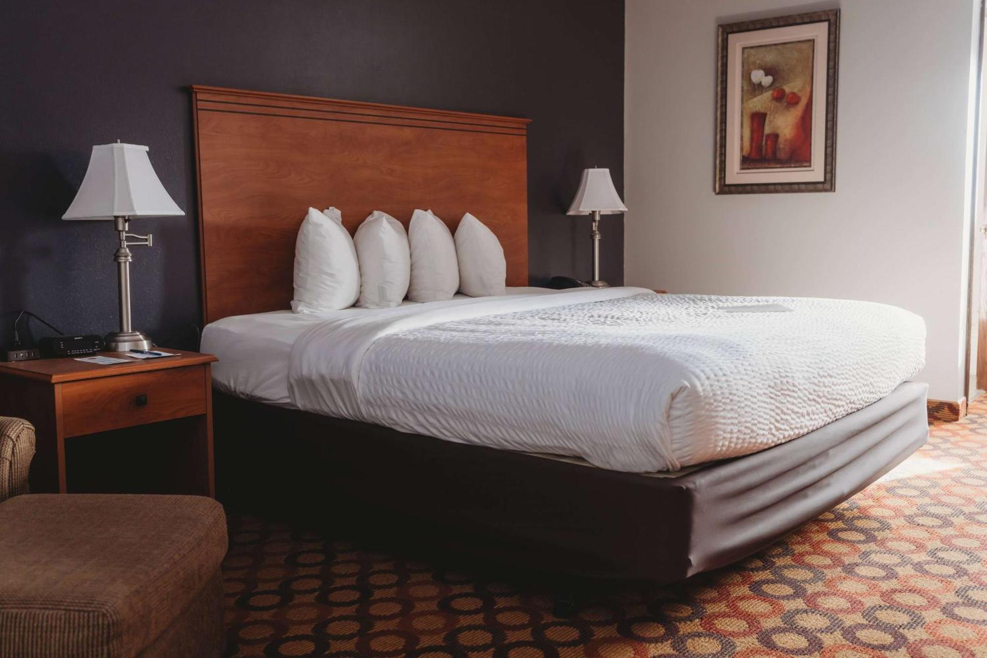Americinn By Wyndham Appleton Downtown Экстерьер фото