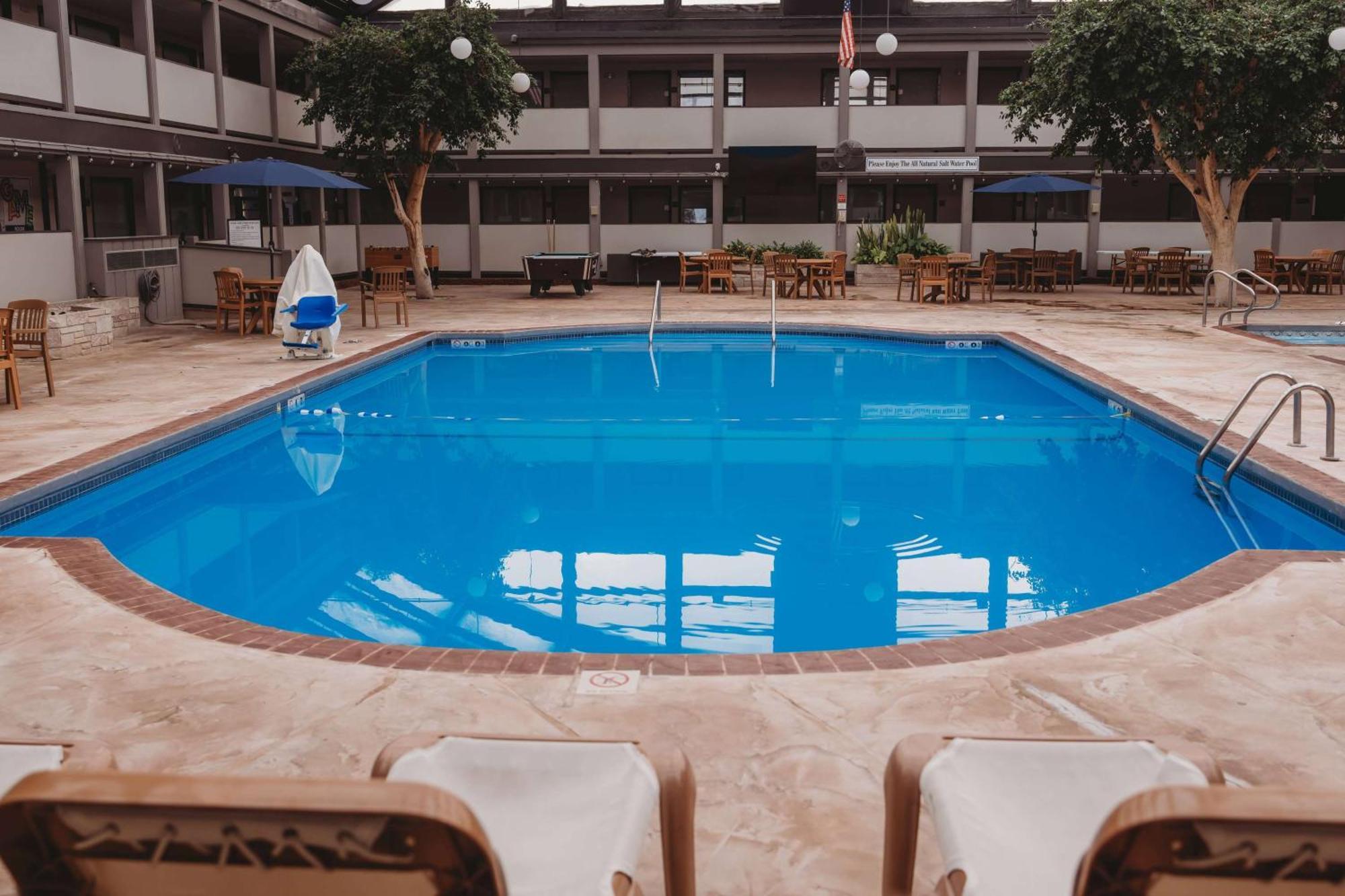 Americinn By Wyndham Appleton Downtown Экстерьер фото