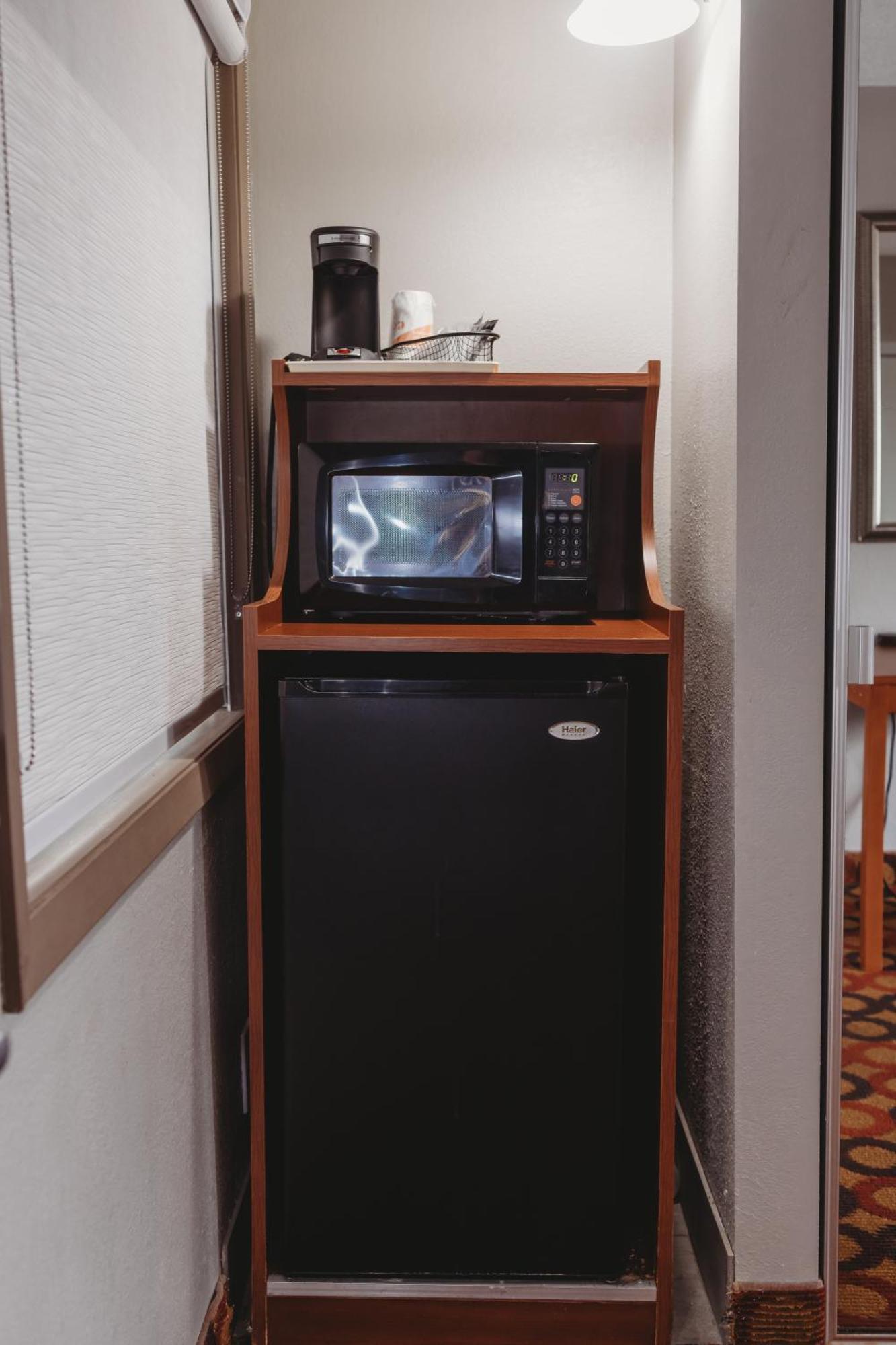 Americinn By Wyndham Appleton Downtown Экстерьер фото
